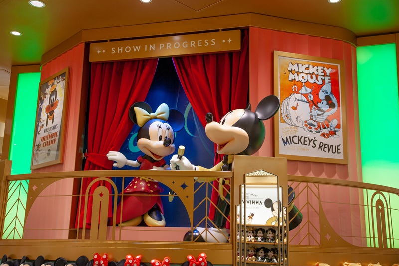 今年25周年をむかえた「ディズニーストア 東京ディズニーリゾート店」がリニューアルオープン！ディズニーストアのキャストさんにお店の楽しみ方を聞いたよ♪