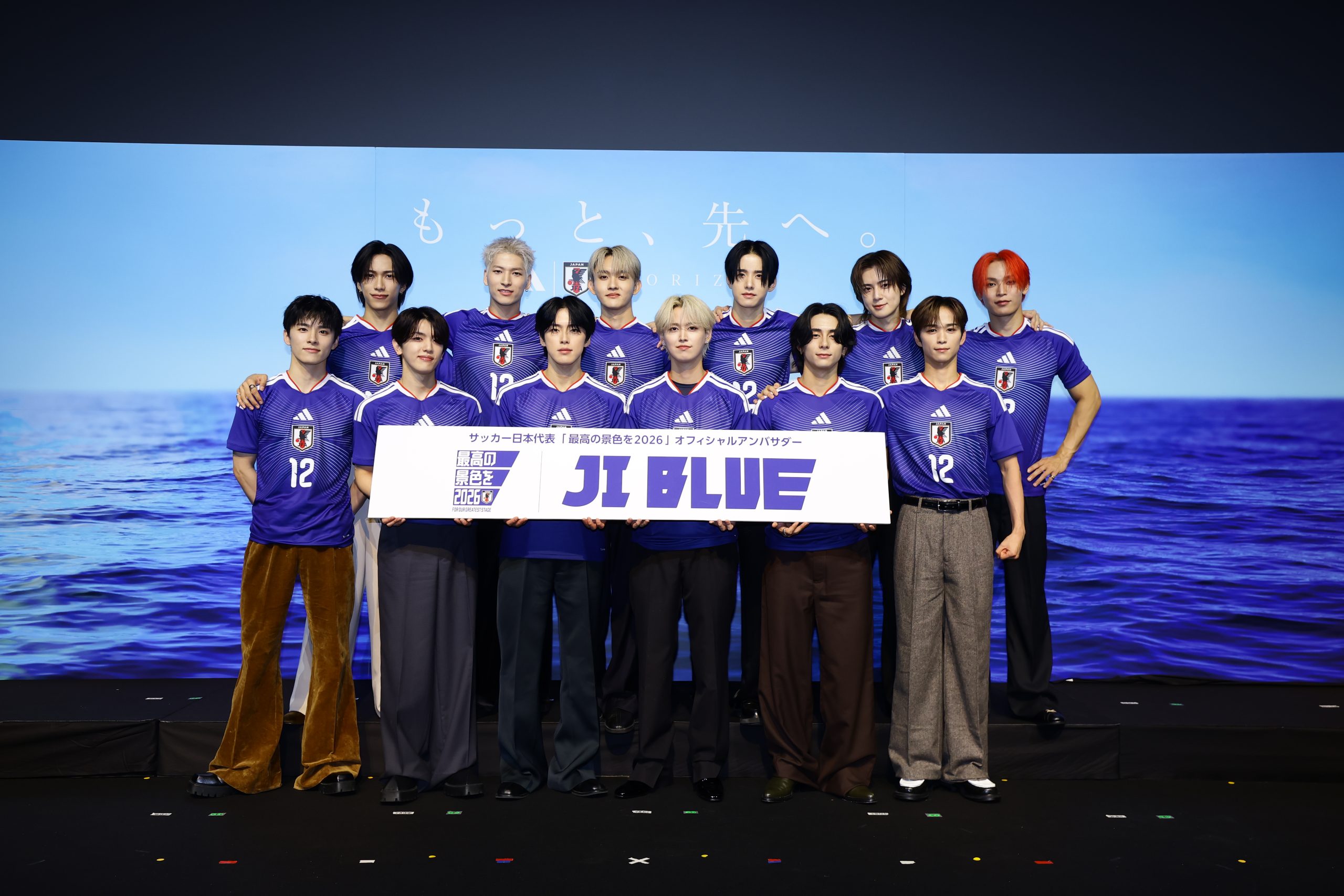 JO1、INIからなるスペシャルユニット「JI BLUE」結成！日本代表を応援するためにサッカーを愛する12名が集結したよ☆